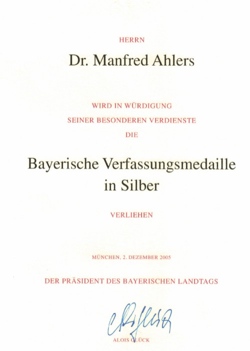 UrkundeBayerVerfassungsmedailie500